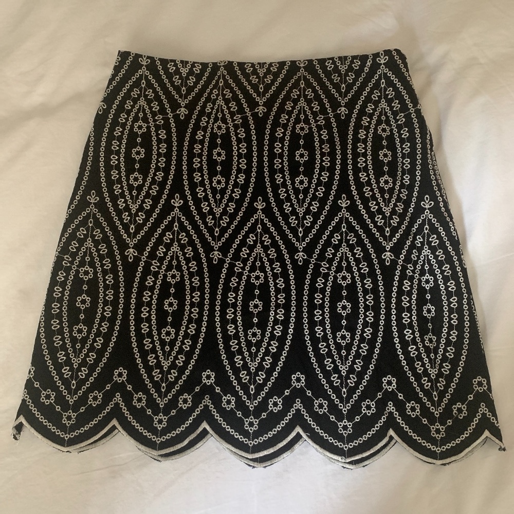 Scalloped skirt- NWT